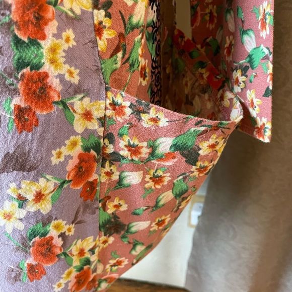 Callabie BoHo Floral Top Size XL - Picture 10 of 15